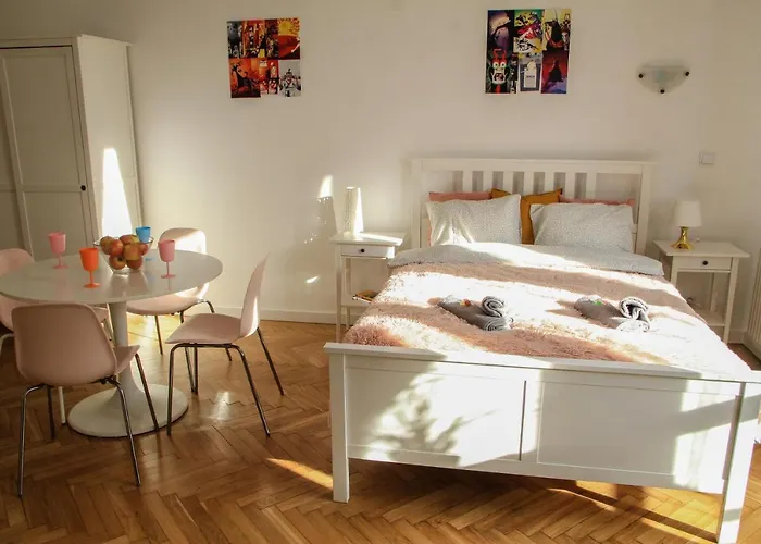 Corner 2 Cracow I Old Town I Big & Balcony Apartment