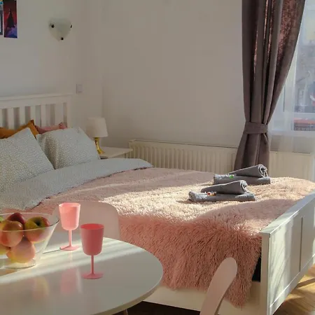 Corner 2 Cracow I Old Town I Big & Balcony 크라쿠프